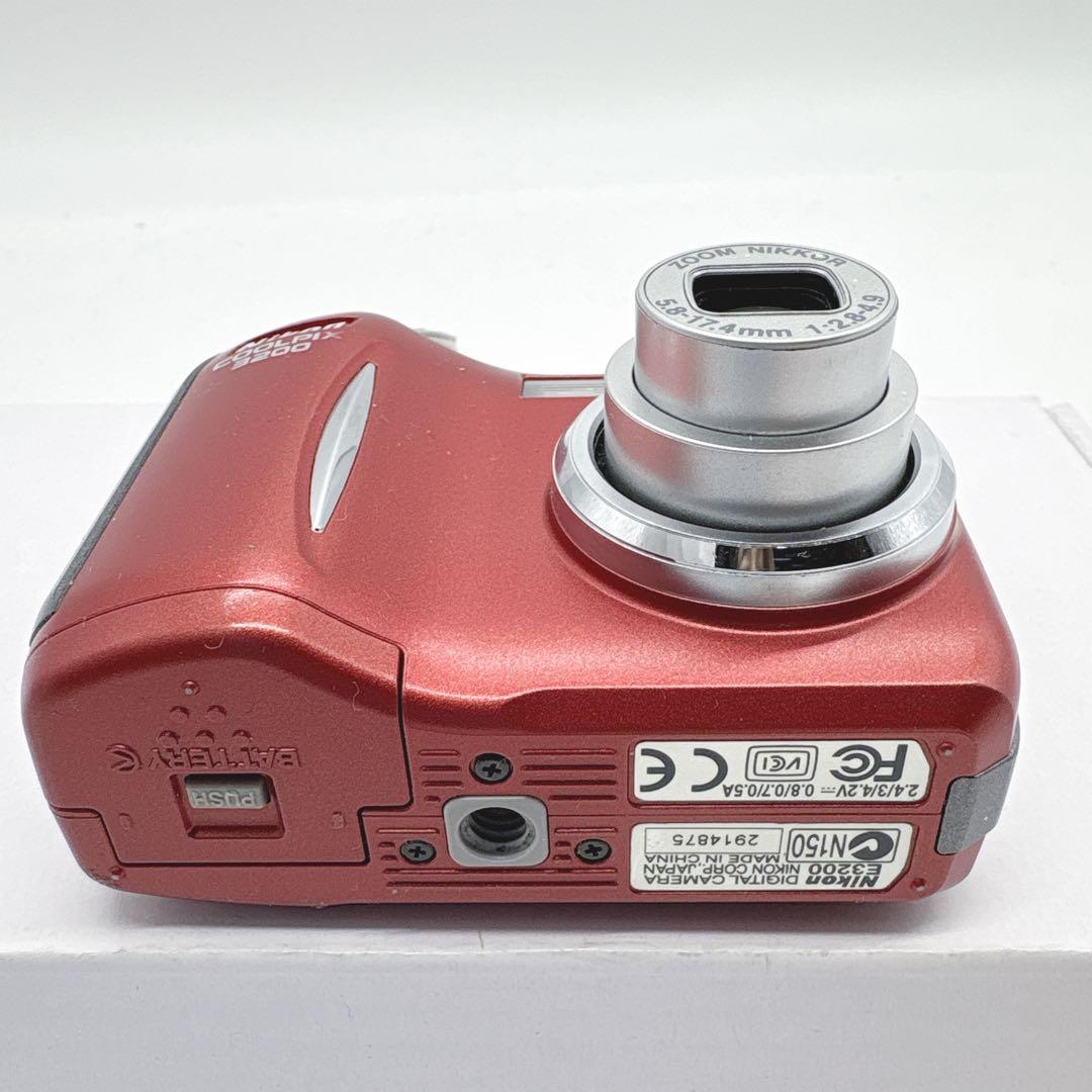 Nikon COOLPIX 3200 レッド　単三電池使用