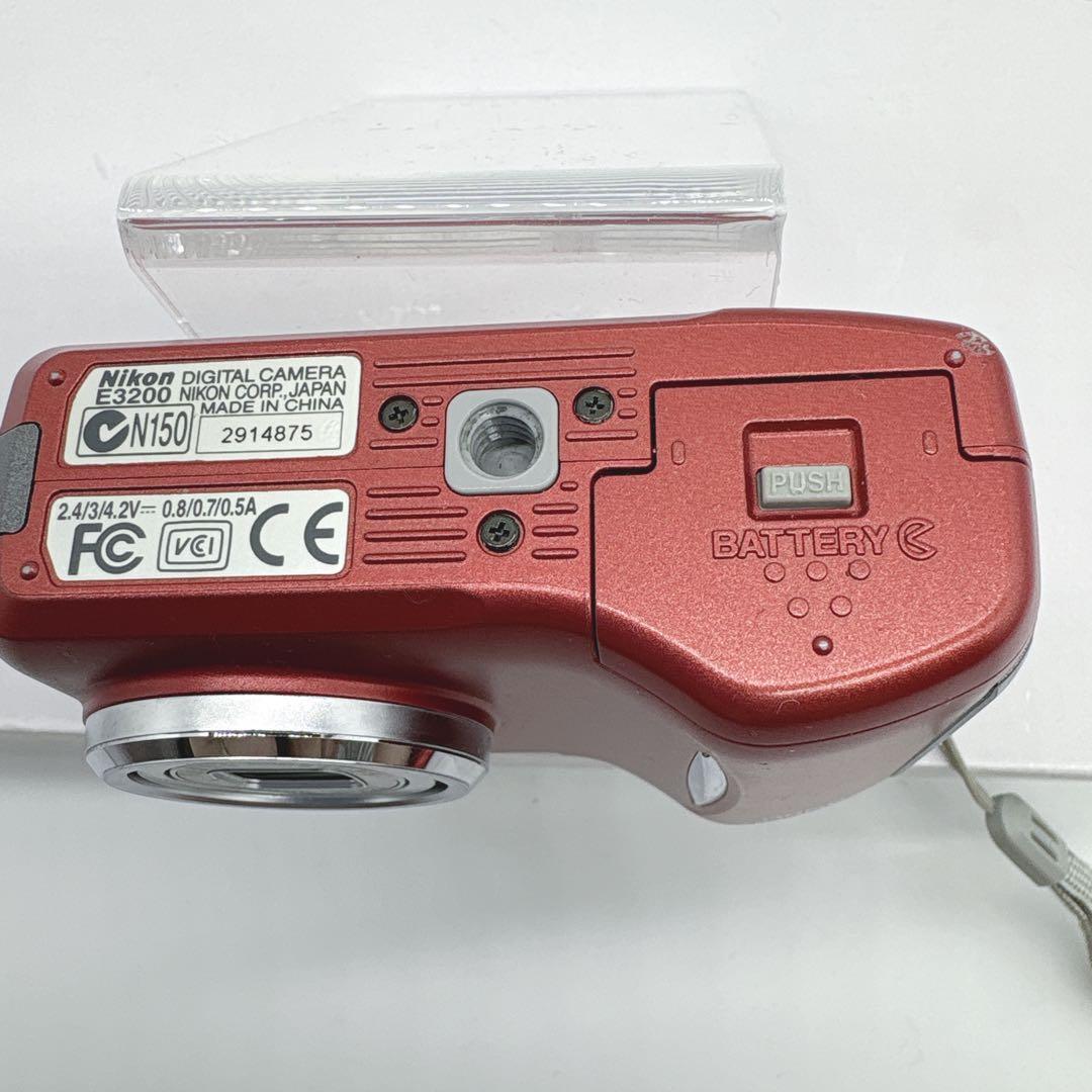 Nikon COOLPIX 3200 レッド　単三電池使用