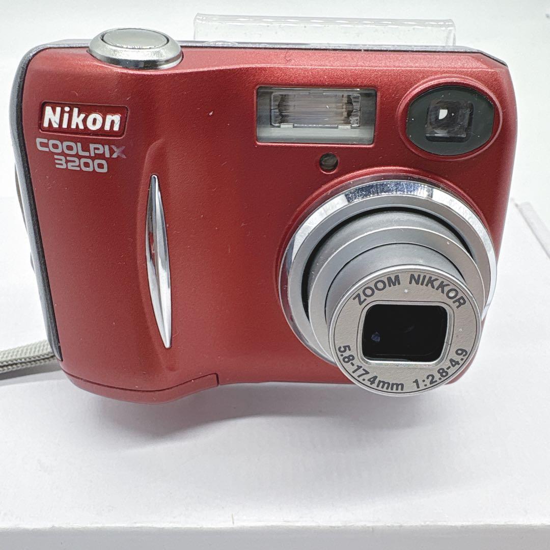 Nikon COOLPIX 3200 レッド　単三電池使用