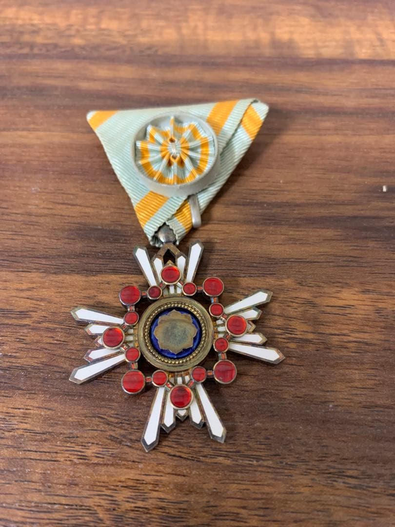 勲章6個まとめて(１つ箱無し)