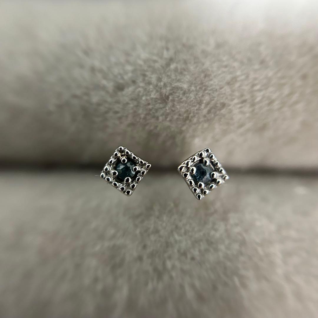 天然　アレキサンドライト　ピアス　pt900 プラチナ　ルース　一粒ピアス