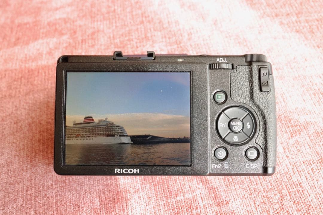 RICOH　GR DIGITAL Ⅳ　充電器付