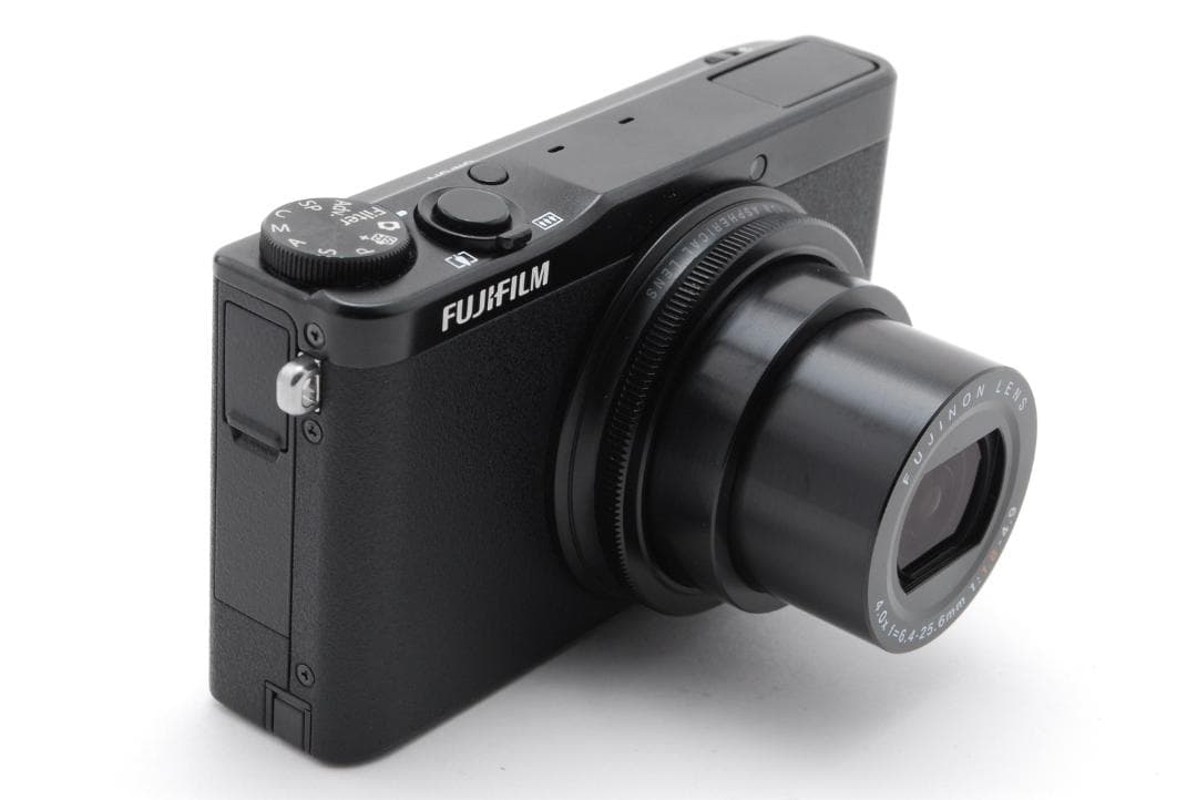FUJIFILM XQ1 コンパクトデジタルカメラ