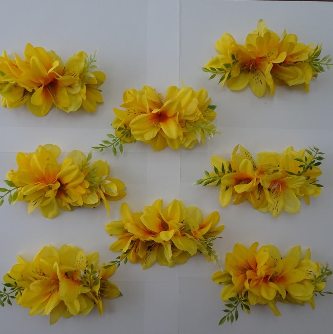 soysoytan さま専用　フラダンス髪飾り　スイートイエローリリー　クリップ