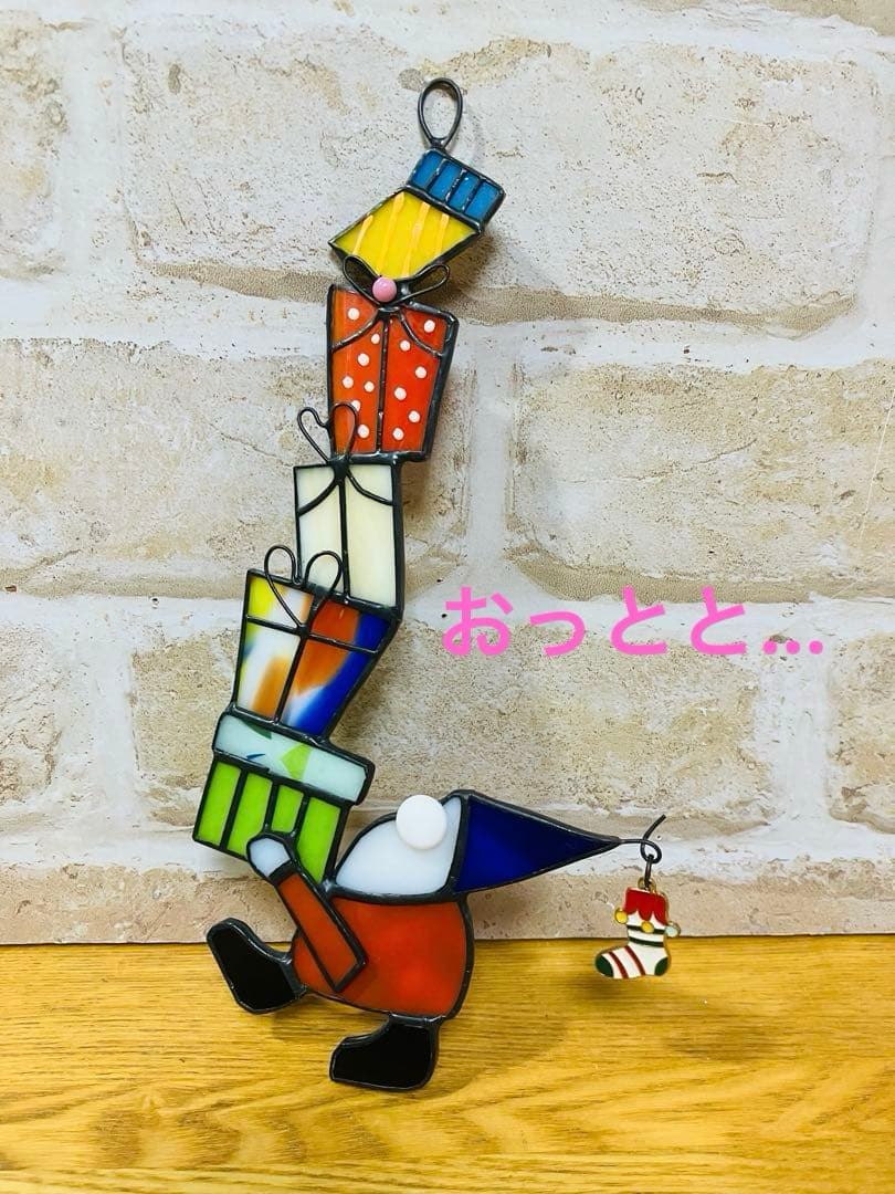 ステンドグラス　夜の街並みとサンタのおっとと…。