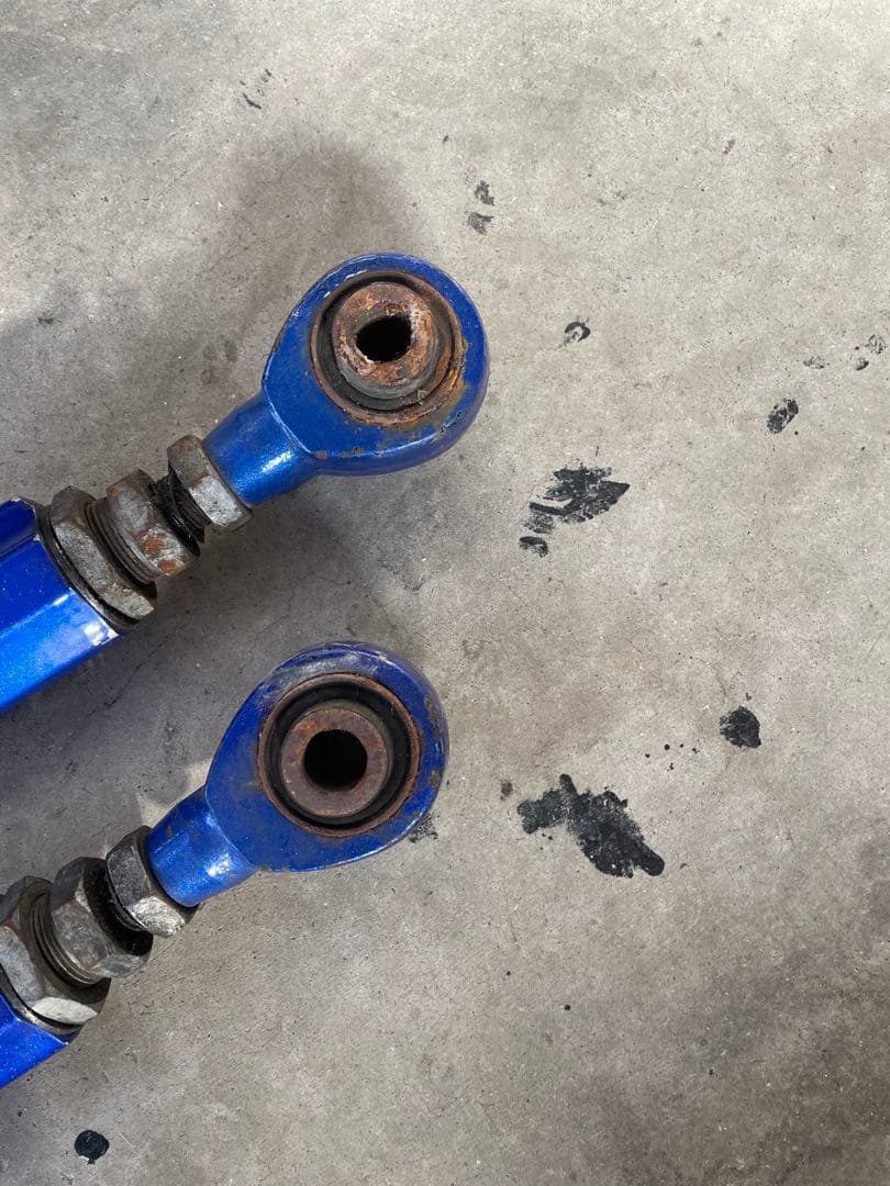 MEGAN RACING アッパーアーム