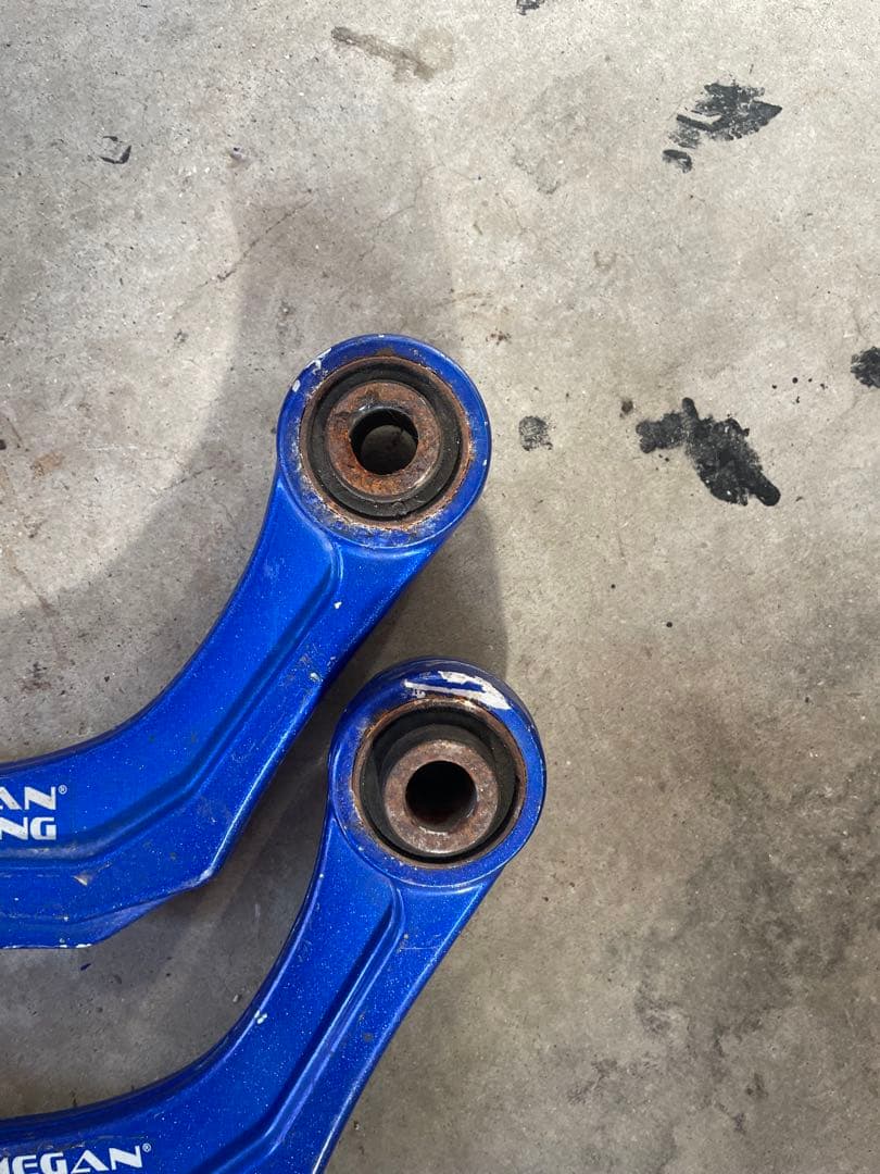 MEGAN RACING アッパーアーム