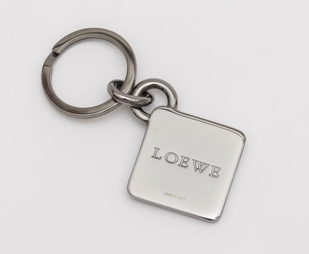 ロエベ LOEWE ロゴ アナグラム キーホルダー キーリング チャーム