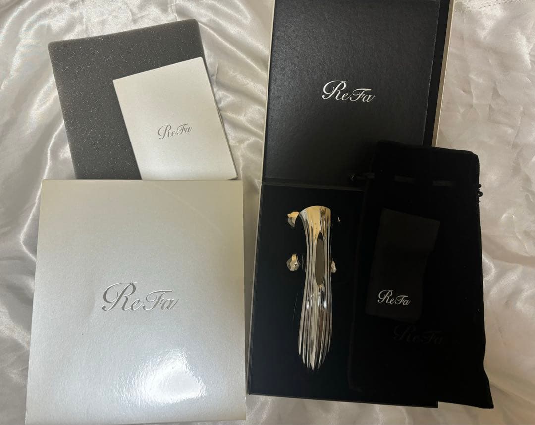 リファ　フォーカラットレイ