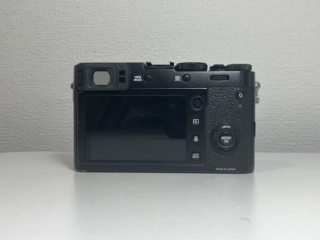 け*ん様 FUJIFILM フジフイルム X100F ブラック