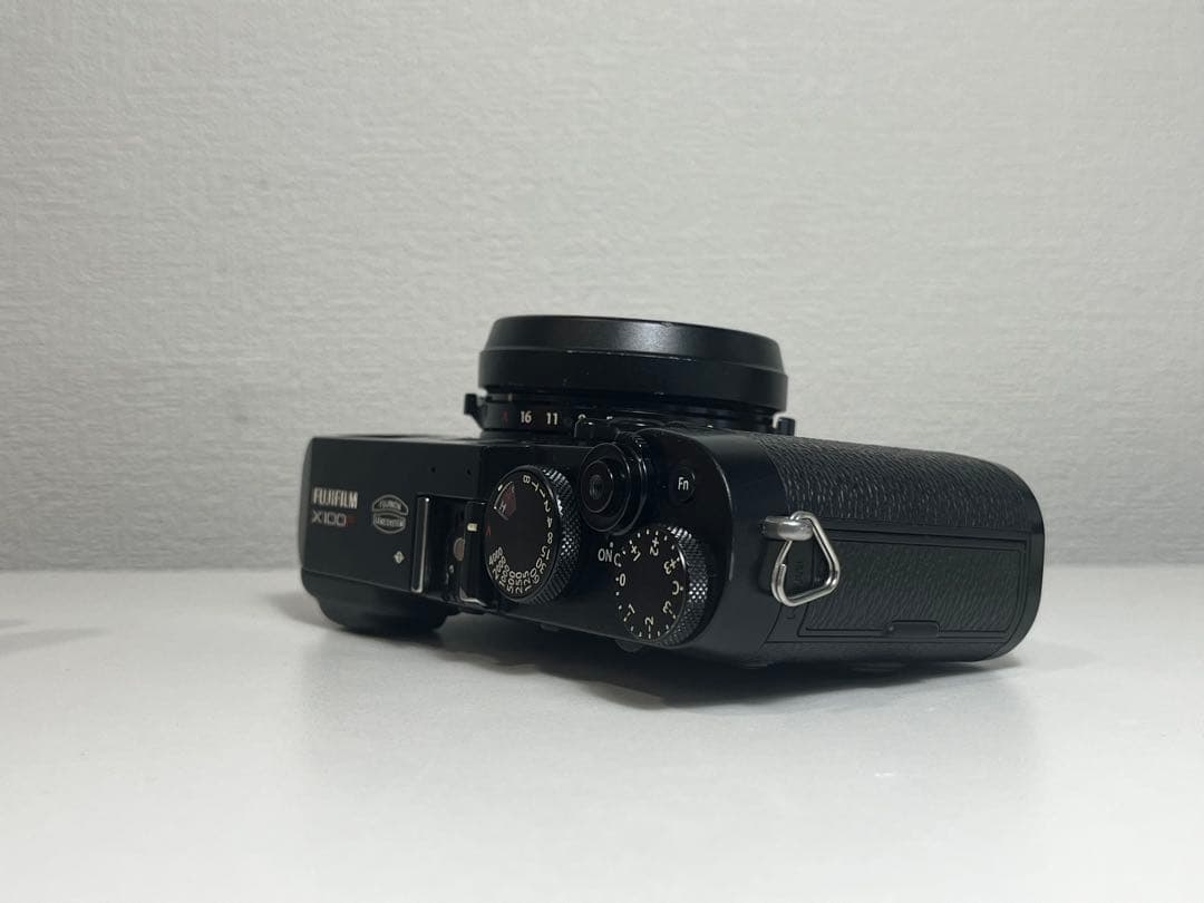 け*ん様 FUJIFILM フジフイルム X100F ブラック