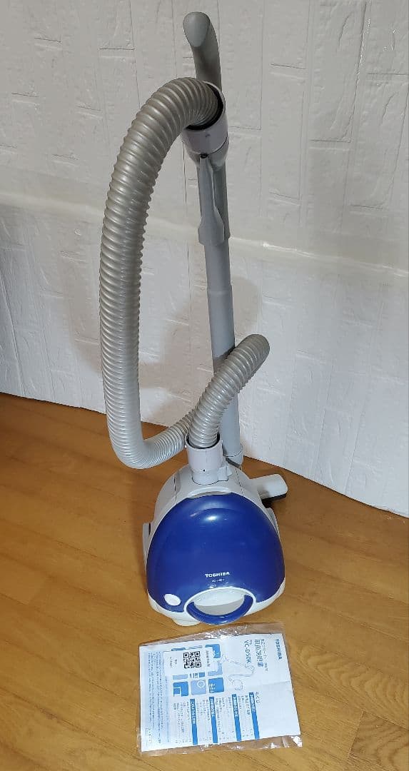 TOSHIBA　強力吸引力　 掃除機　紙パック1個付　ブルー　東芝　2018年製