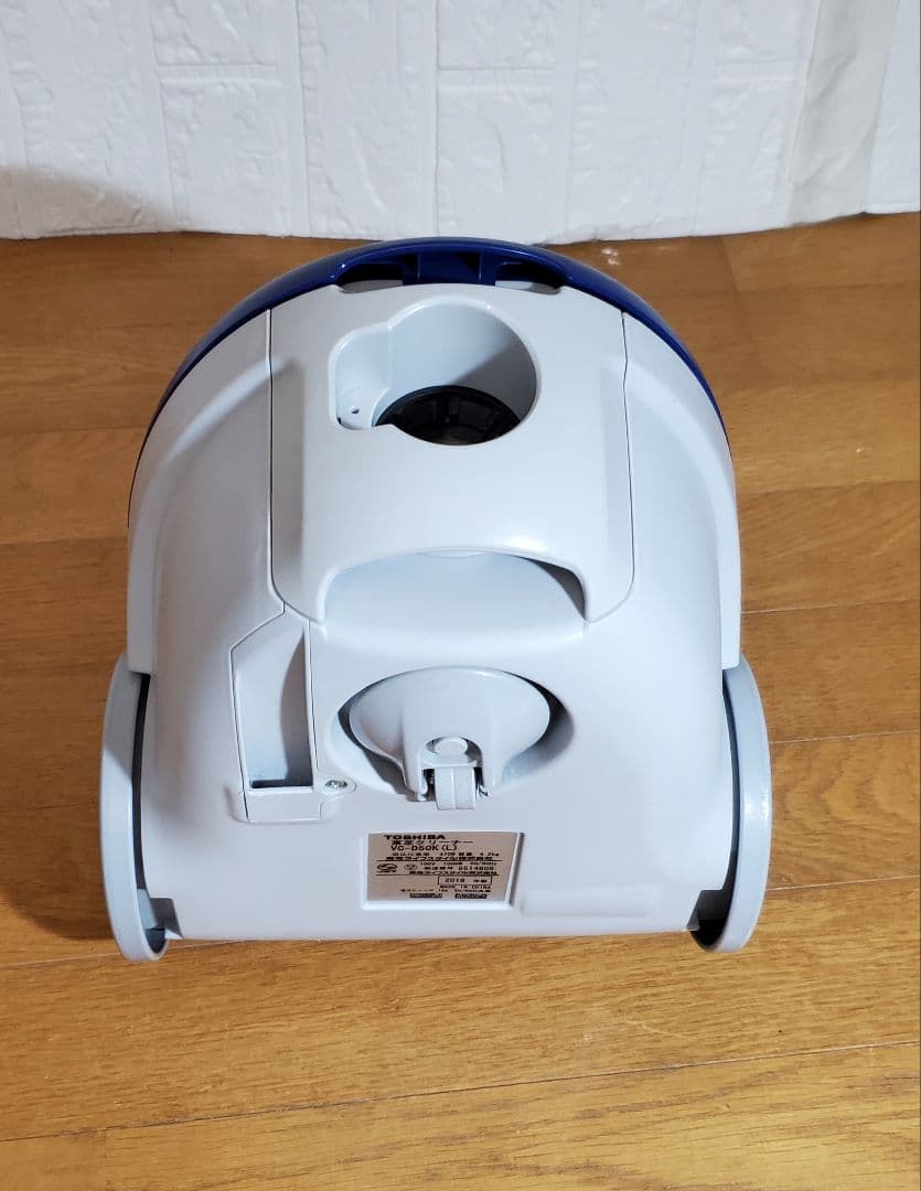 TOSHIBA　強力吸引力　 掃除機　紙パック1個付　ブルー　東芝　2018年製