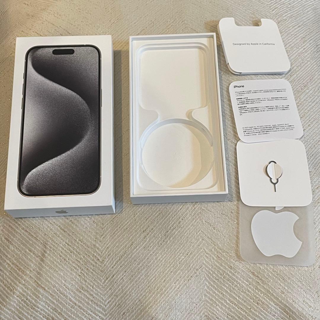 【美品/SIMフリー】iPhone15 Pro 256GB ホワイト 箱あり