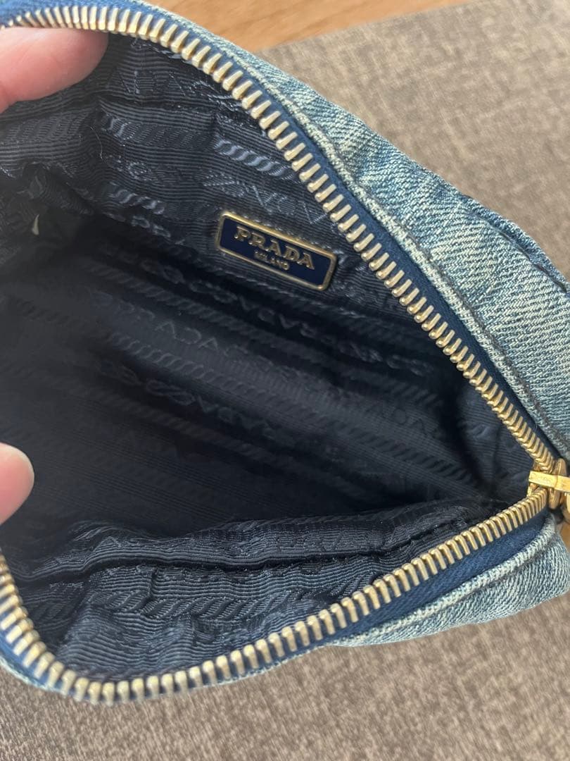 あたしんち⭐️PRADA デニムポーチ ゴールドファスナー