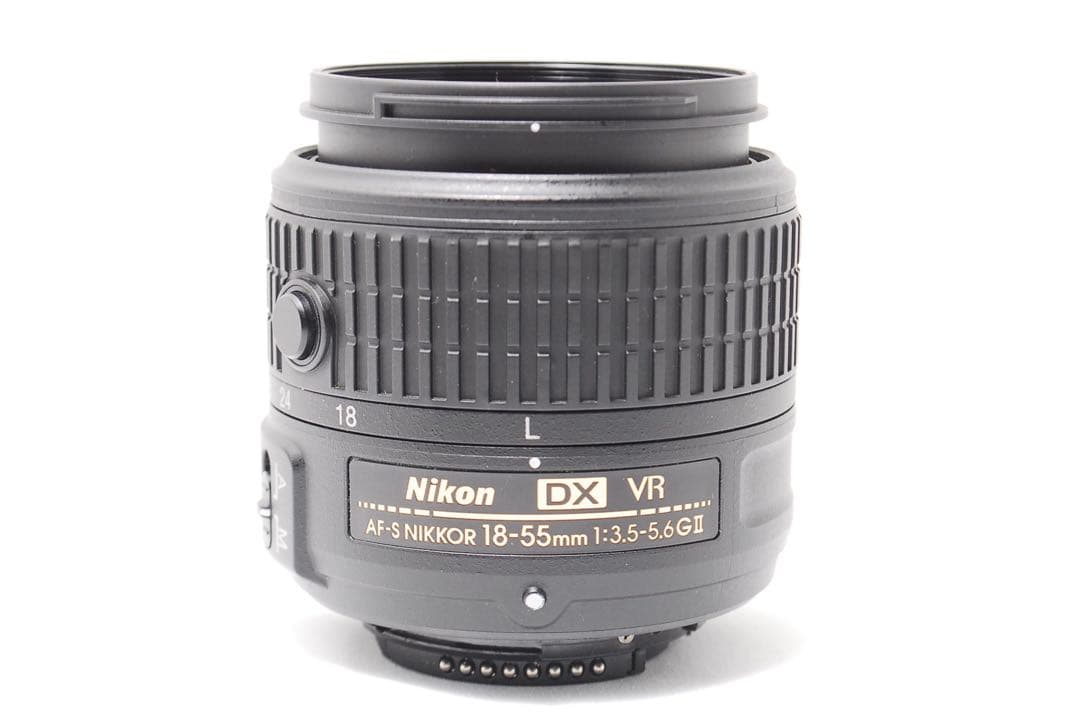 【使用回数僅少】美品 Nikon D5500 手ぶれ補正レンズ付き WiFi搭載