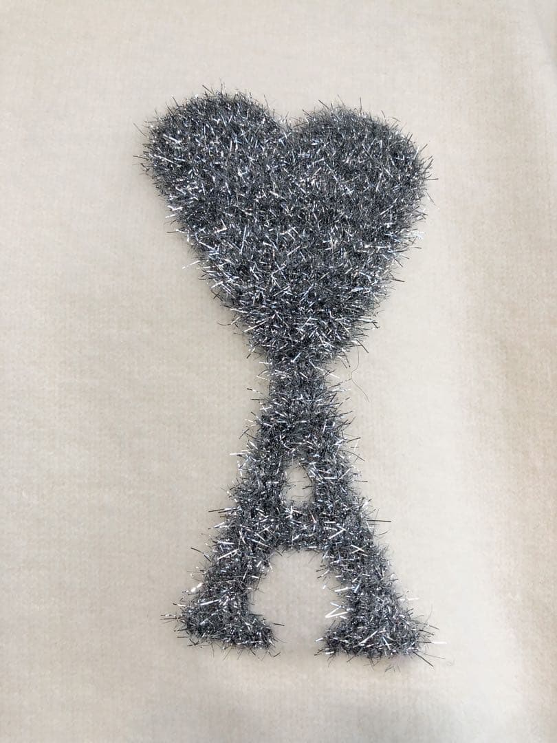 Ami Paris アイボリー タートルネックセーター ハート装飾 新品、未使用