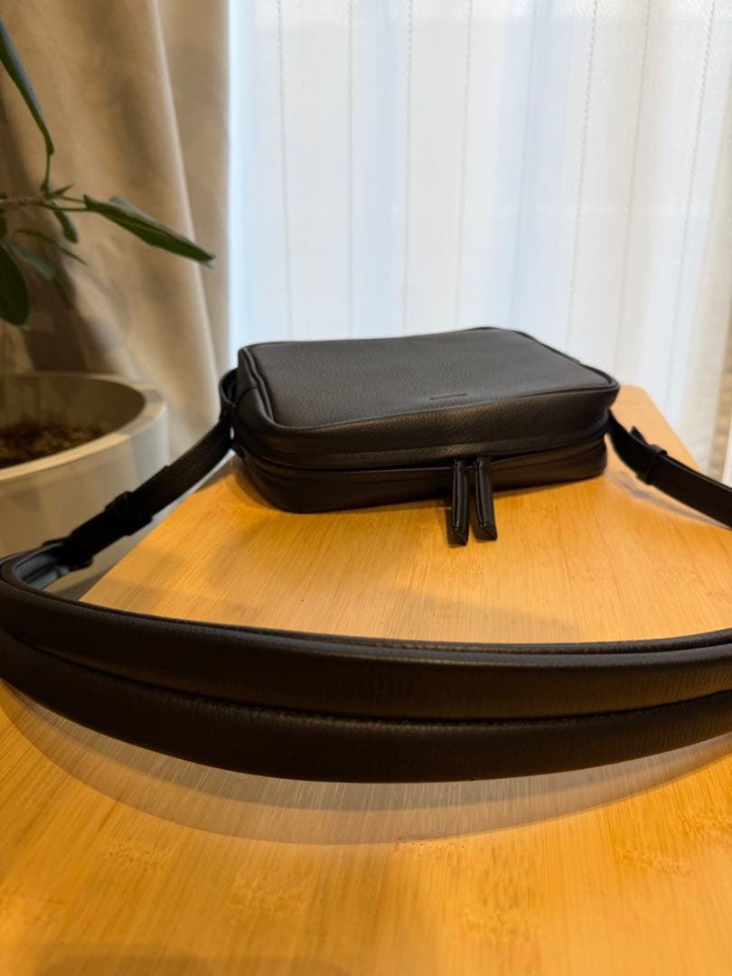 objects.io ソフトショルダーバッグ スモール ブラック