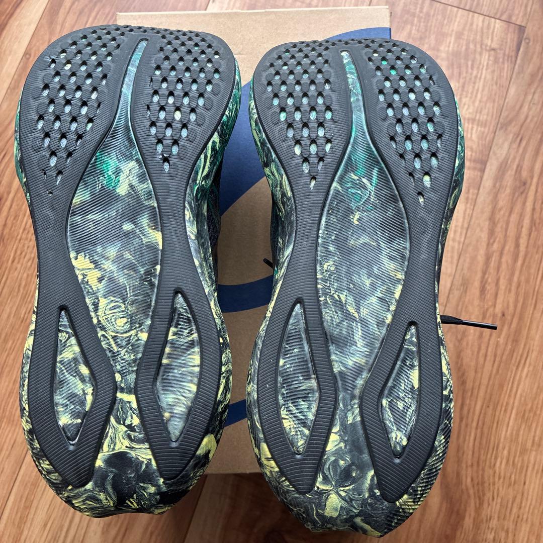 ほぼ未使用 アシックス　ヌーサトライ16 27.0