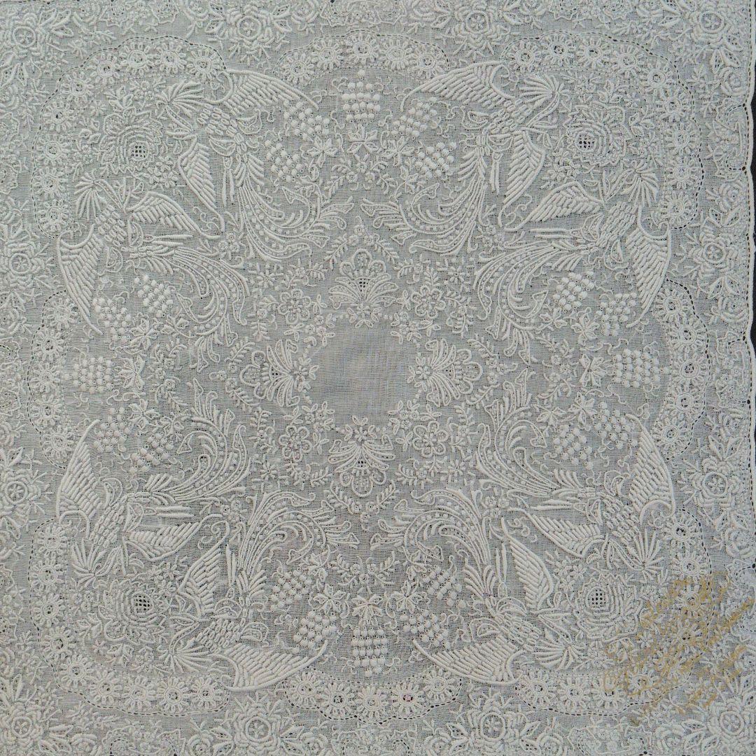 期間限定お値下げ（新品未開封）スワトウ花柄鳳凰刺繍 ハンカチ