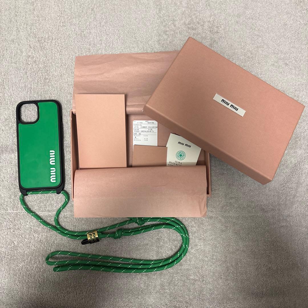 miu miu iPhoneケース グリーン スマホショルダー iPhone15