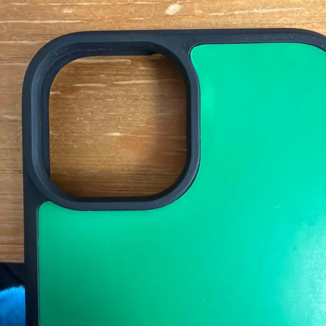 miu miu iPhoneケース グリーン スマホショルダー iPhone15