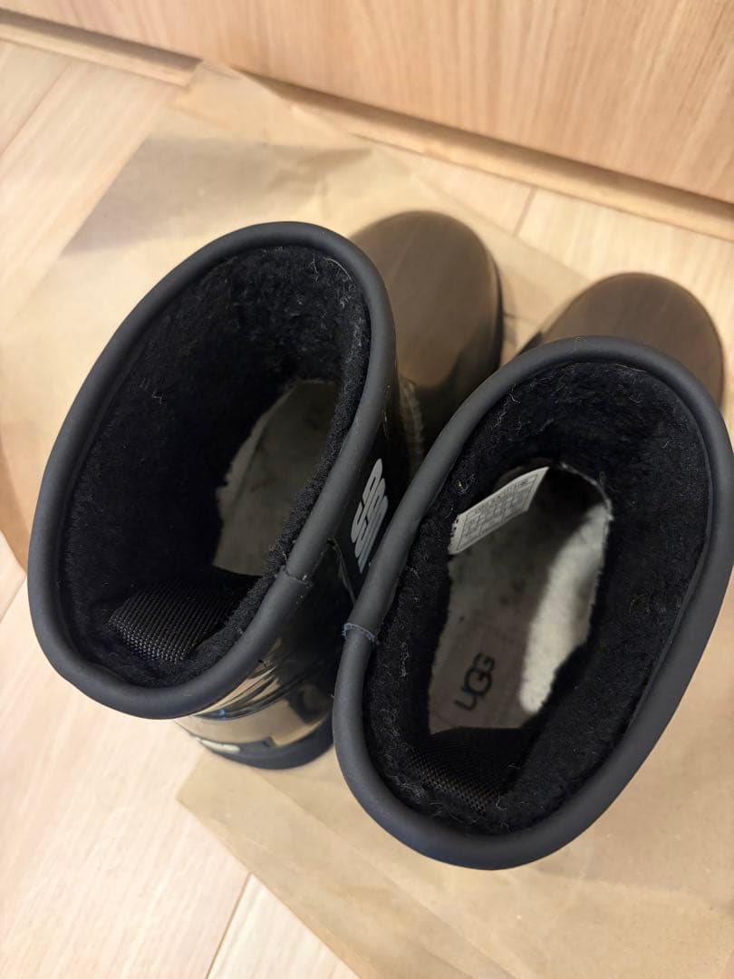 UGGムートンレインブーツクラシッククリアミニブラック