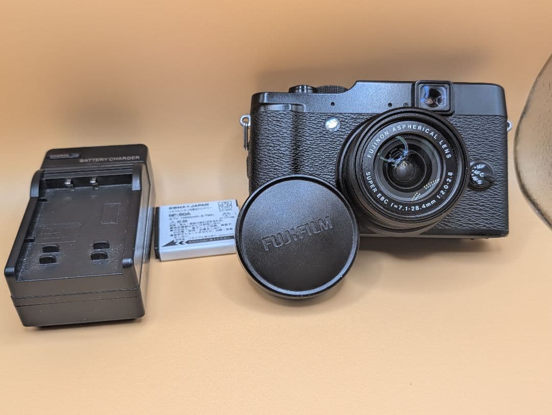 フジ Fujifilm X-10 コンパクトデジタルカメラ