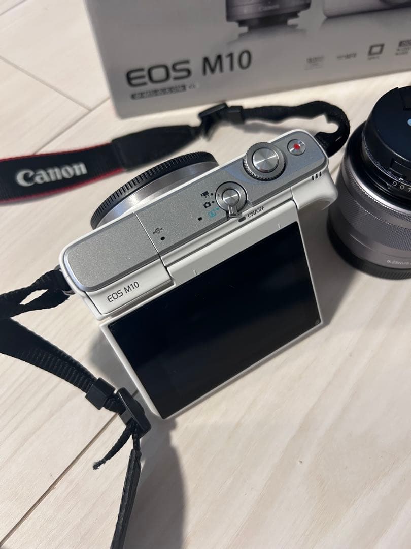 【美品】【再値下げしました！】Canon EOS M10 ミラーレス一眼 本体
