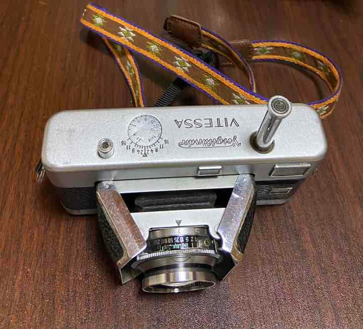 フィルムカメラ voigtlander VITESSA