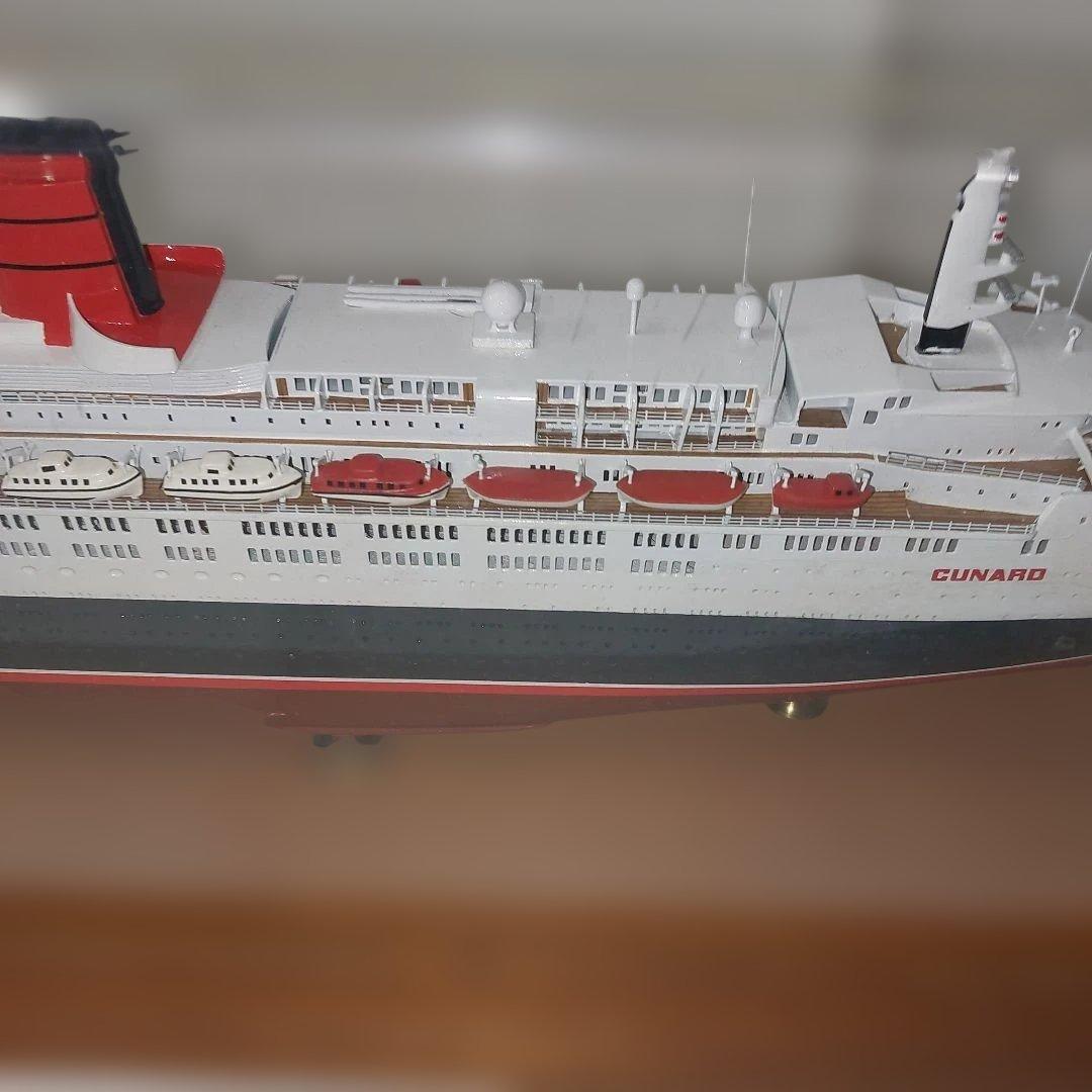 ラ*ー様 Queen Elizabeth 2の詳細な模型 CUNARD 船模型