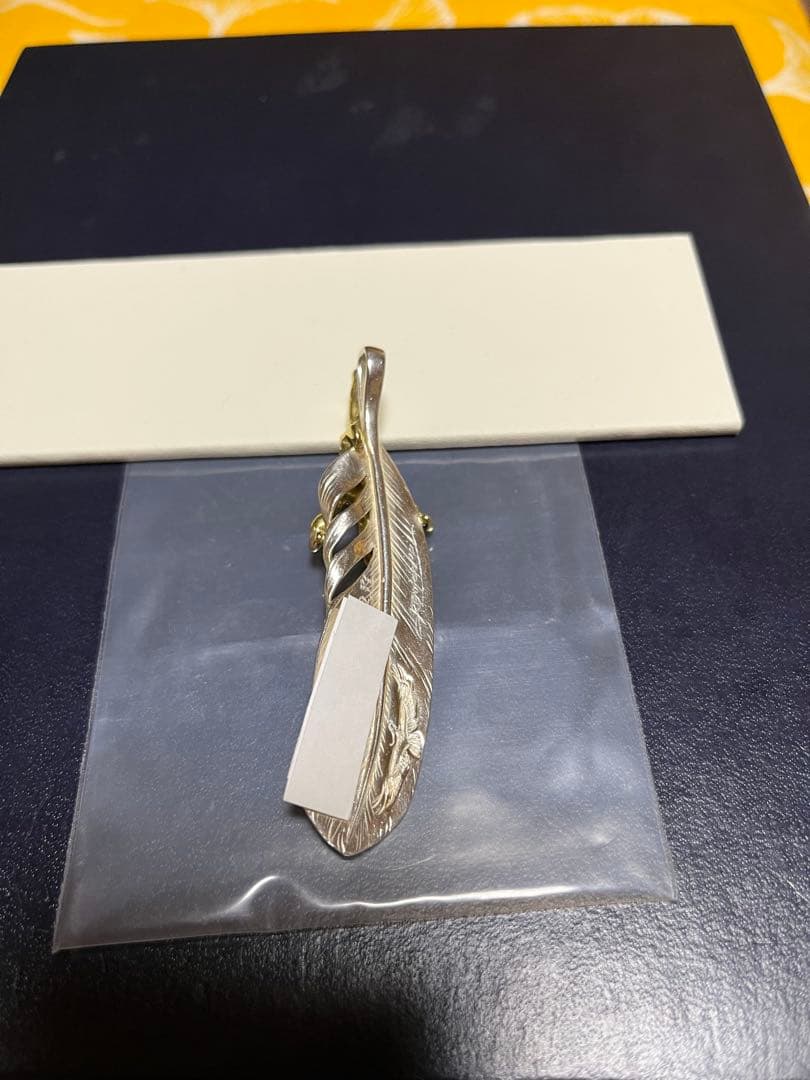 ケンキクチフェザー　チロル