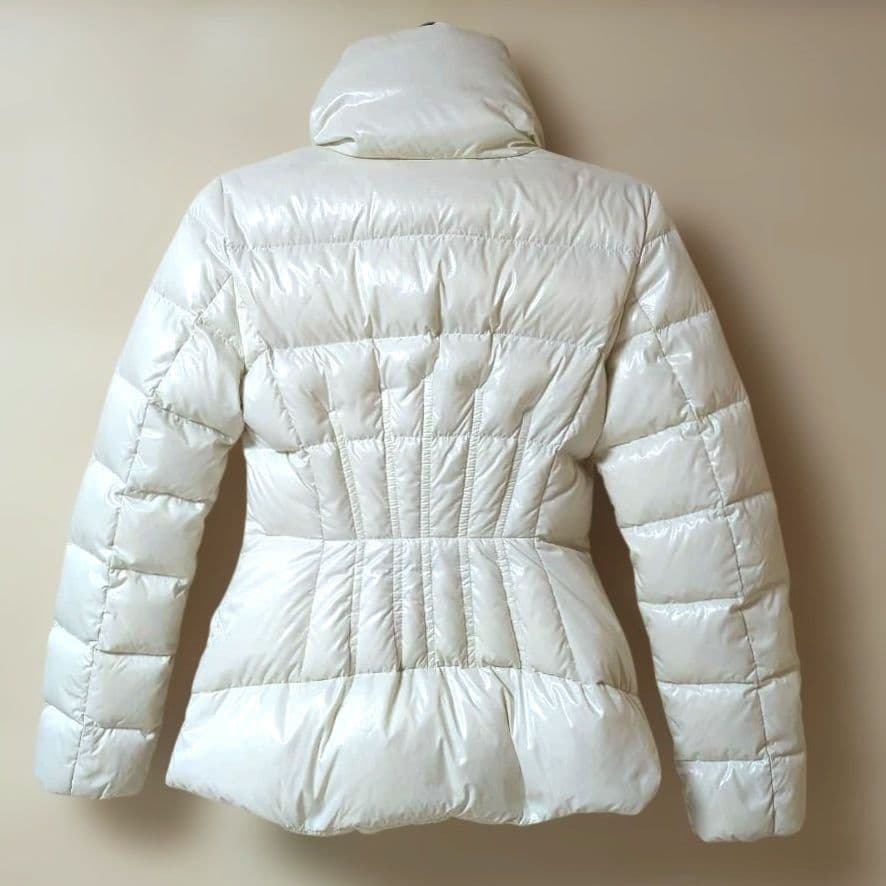 s*s様 モンクレール　ダフネ ダウンジャケット　オフホワイト サイズ00