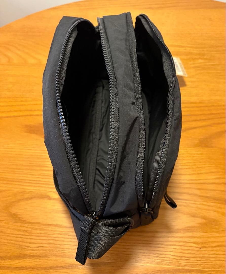 THE NORTH FACE ブラックショルダーバッグ