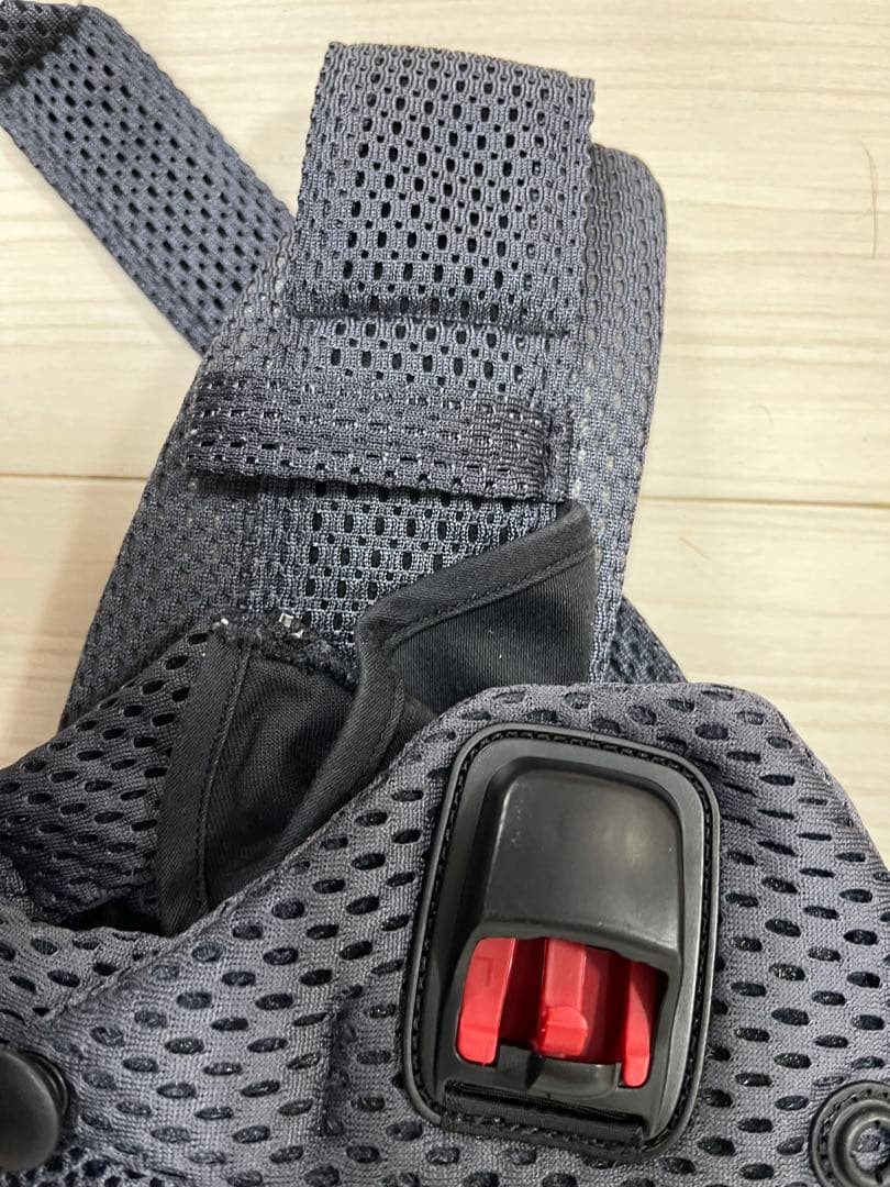 【美品】BABYBJÖRN 抱っこ紐 メッシュ　ハーモニー