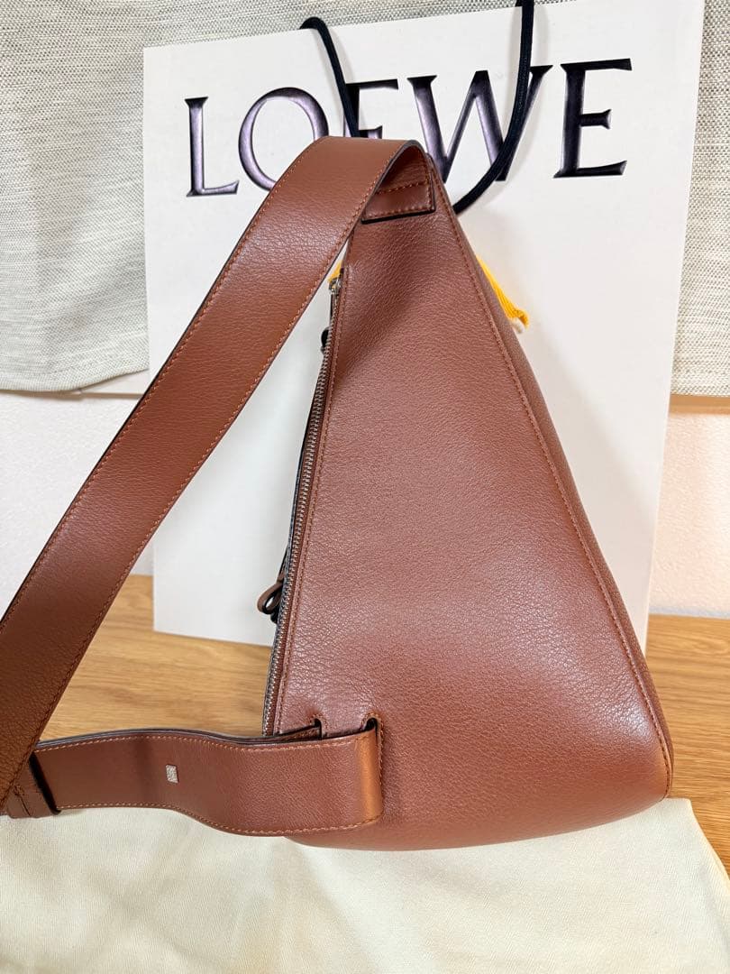 【まりも】LOEWE アントンスリング　ブラウンショルダーバッグ　美品