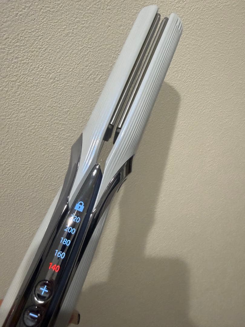 リファビューテック　ストレートアイロン　Refa 中古