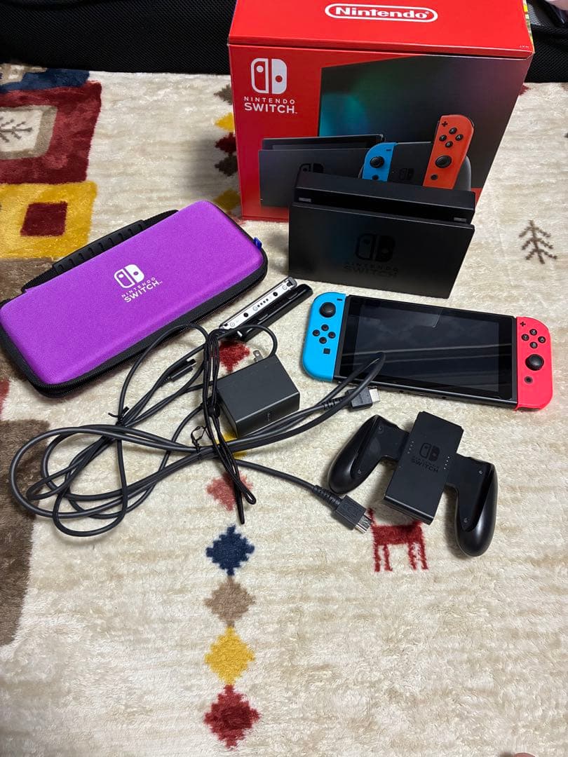 Nintendo Switch 本体 赤/青 Switchケース付き