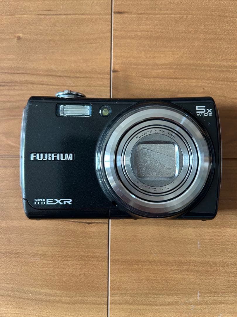 値下げしました。Fujifilm FinePix F200EXR 5倍ズーム