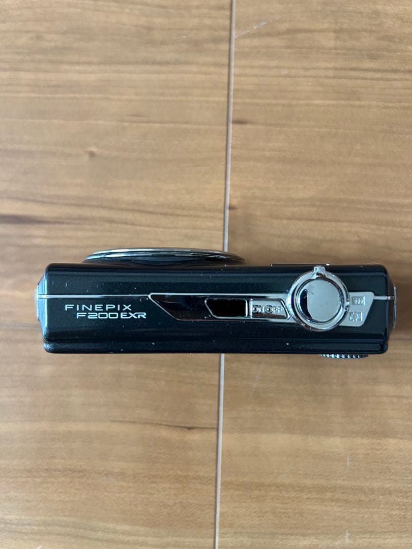 値下げしました。Fujifilm FinePix F200EXR 5倍ズーム
