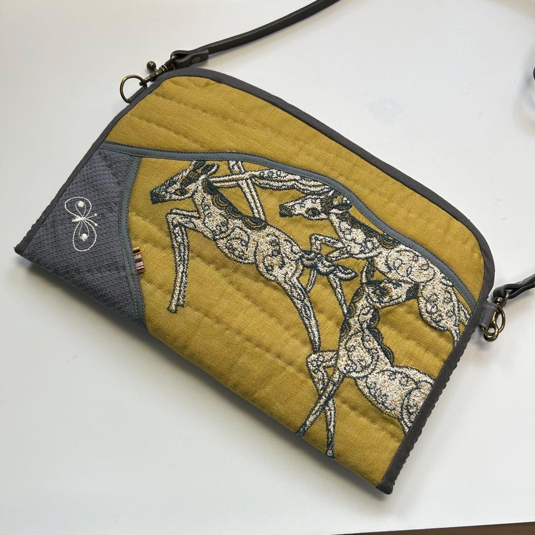 ミナペルホネン　通帳特大バッグ　キルト　papurikko マスタード