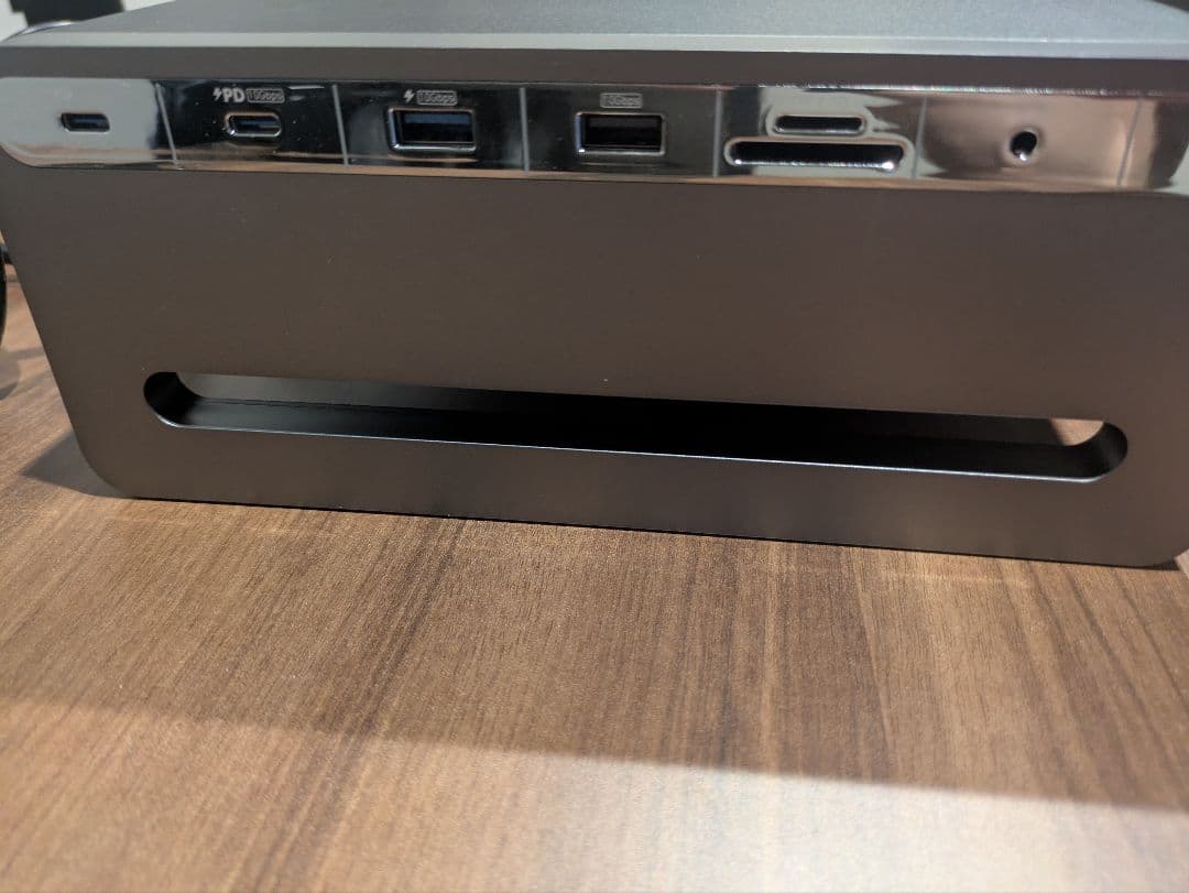 【美品】Anker　ドッキングステーション