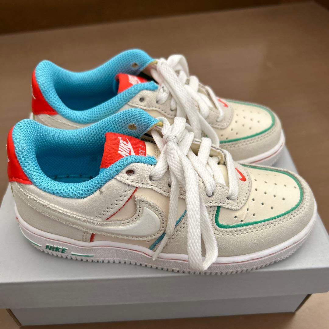 NIKE エアフォース1 LV8 ￼FQ8351-110 スニーカー