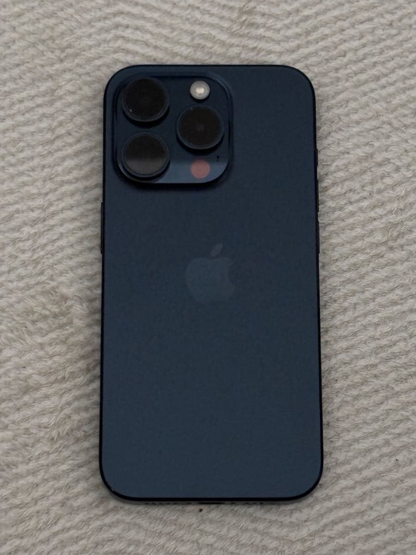 Apple iPhone 15 pro ケース付き ※2/7まで！