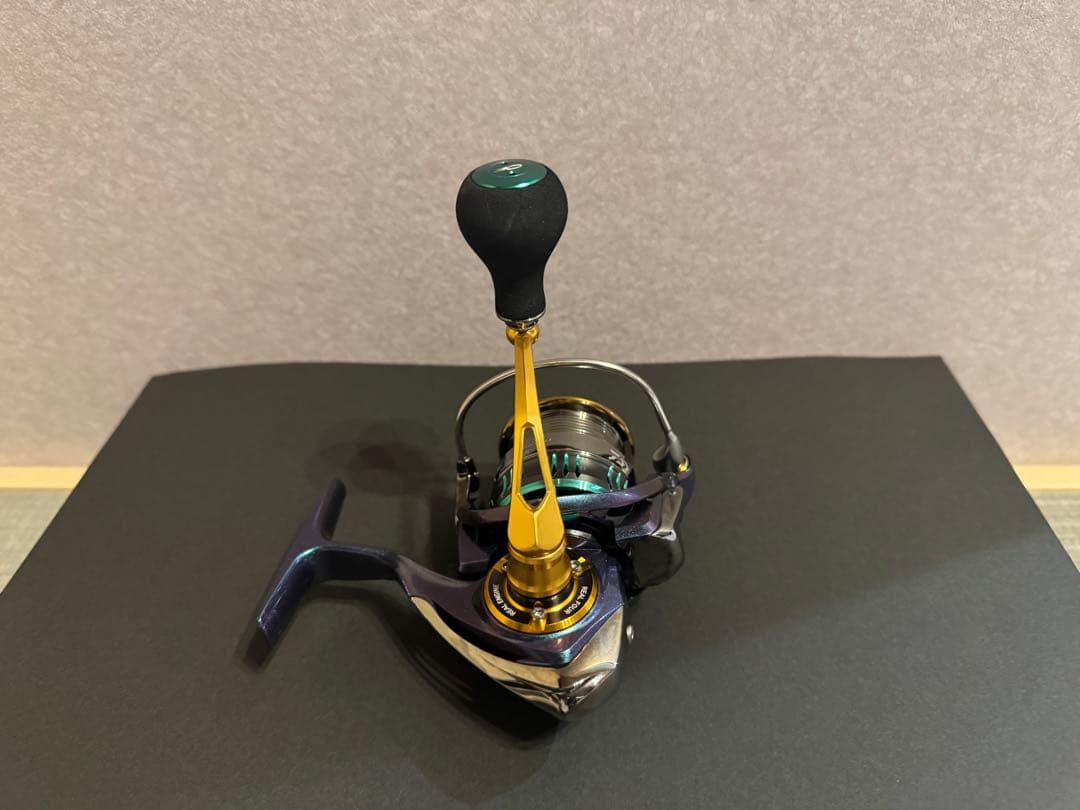 未釣行品 ダイワ 15エメラルダス AIR 2508PE-H スピニングリール