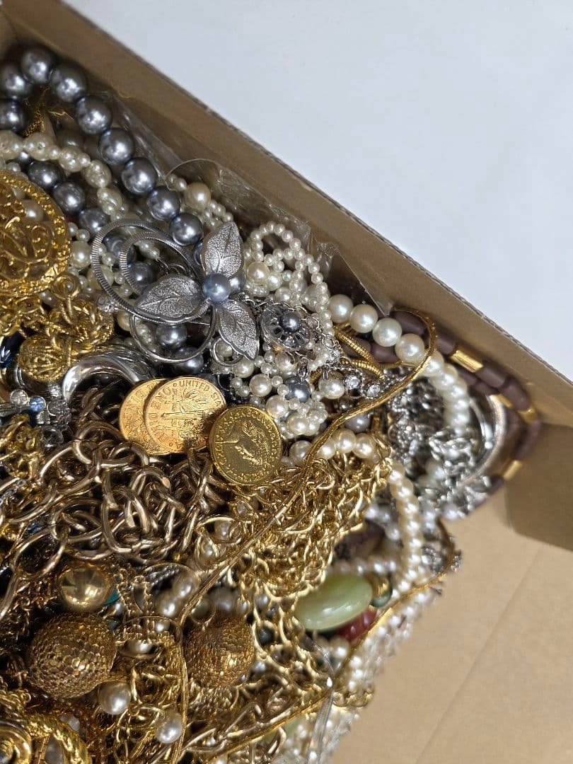 アクセサリーまとめ売り　2.2キロ