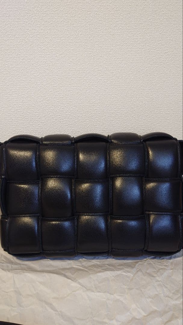 定価70万円 ボッテガヴェネタ パデットカセット バッグ ブラック シルバー金具