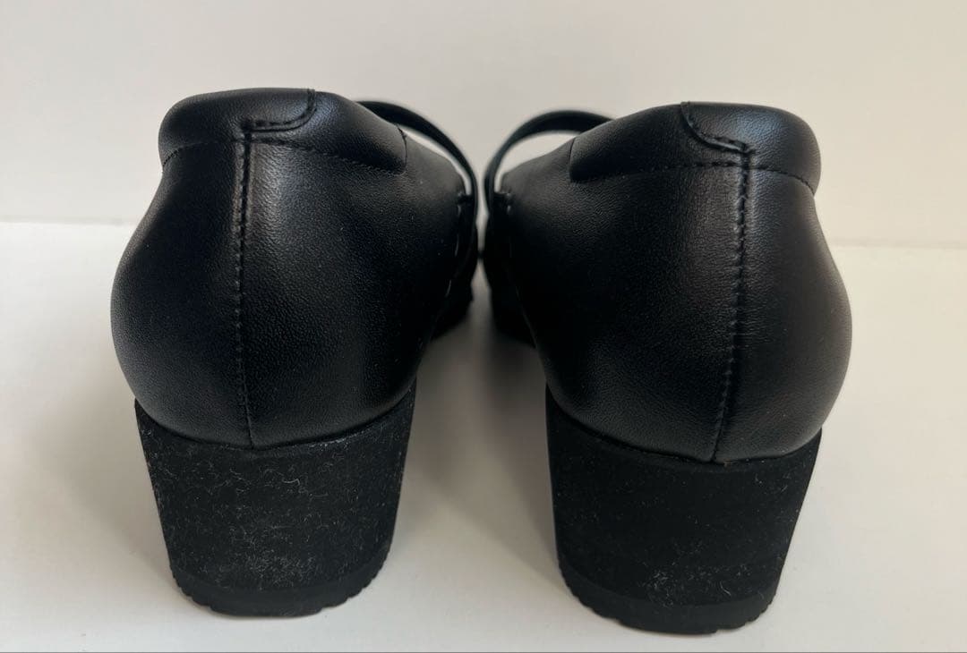 完売品　美品　アシックス　ペダラ　ストラップ　パンプス　レザー　黒　23㎝　EE