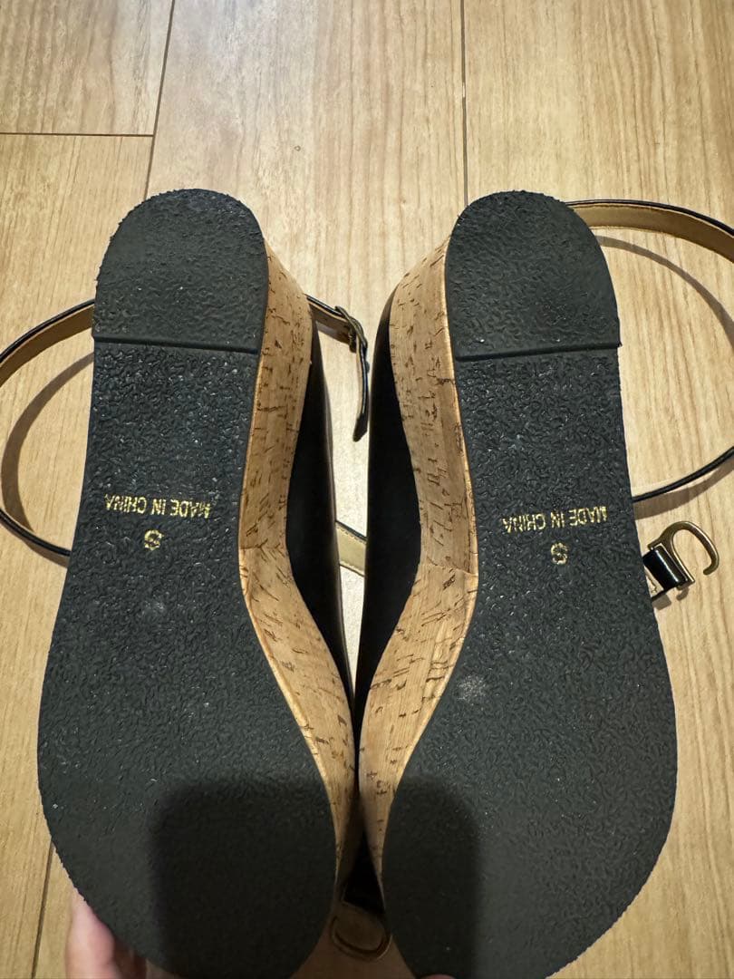 11月30日まで出品　クロスストラップ厚底パンプス　Sサイズ