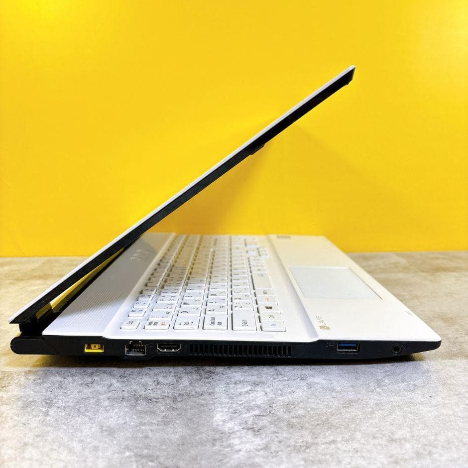 可愛い白❣カメラ付き NECすぐ使えるノートパソコン Windows11 初心者